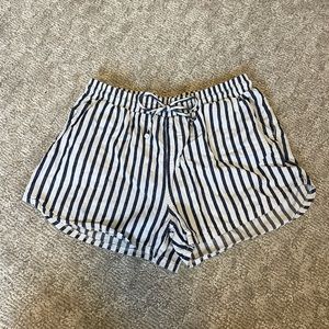 Universal Threads Striped Shorts Size XS